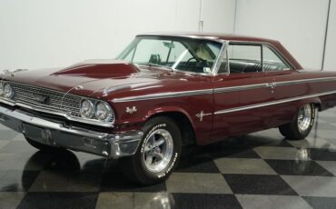 Unknown-Galaxie-1963-Heritage-Burgundy-Black-39