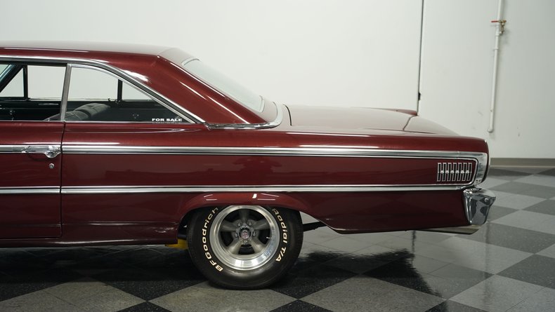 Unknown-Galaxie-1963-Heritage-Burgundy-Black-40