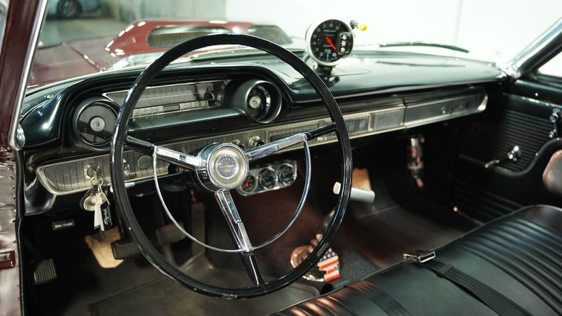 Unknown-Galaxie-1963-Heritage-Burgundy-Black-47