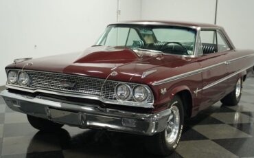 Unknown-Galaxie-1963-Heritage-Burgundy-Black-6