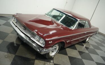 Unknown-Galaxie-1963-Heritage-Burgundy-Black-7