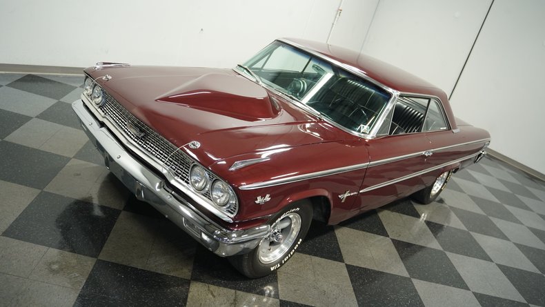 Unknown-Galaxie-1963-Heritage-Burgundy-Black-7