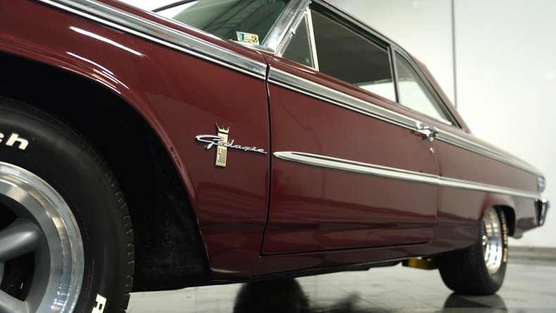 Unknown-Galaxie-1963-Heritage-Burgundy-Black-9