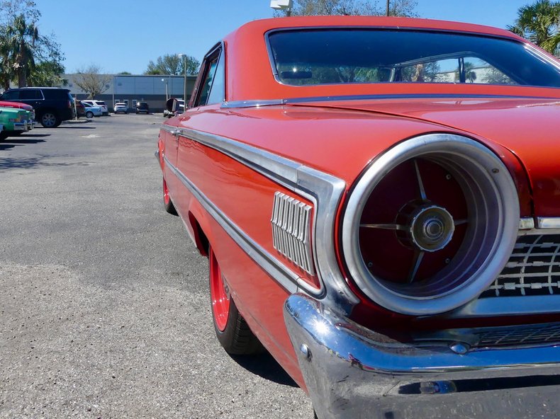 Unknown-Galaxie-1963-Red-Black-25