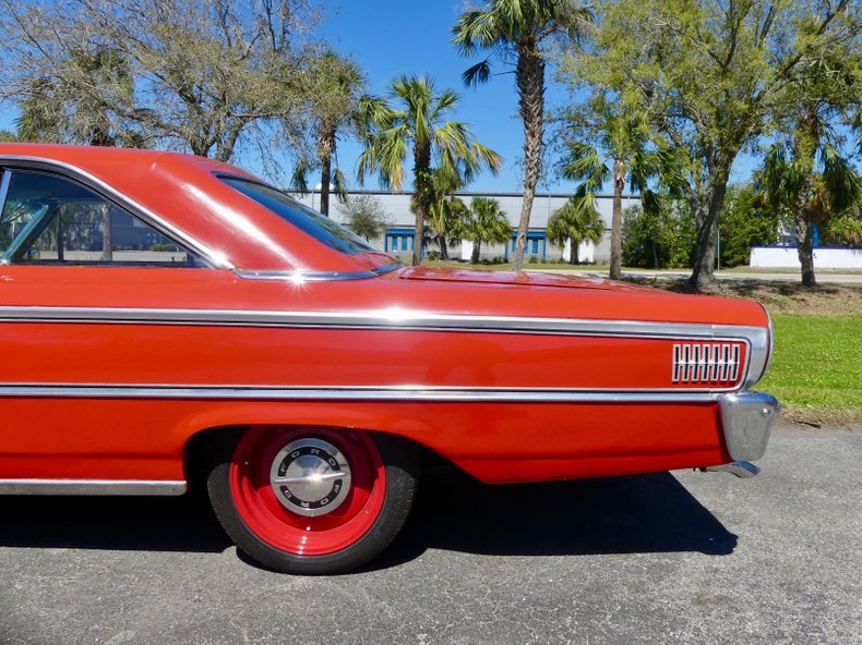 Unknown-Galaxie-1963-Red-Black-27
