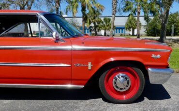 Unknown-Galaxie-1963-Red-Black-30