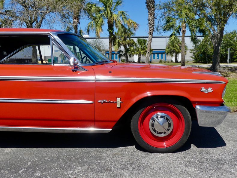 Unknown-Galaxie-1963-Red-Black-30