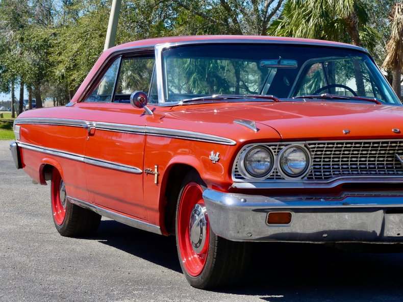 Unknown-Galaxie-1963-Red-Black-37
