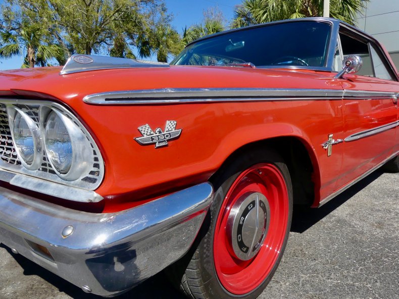 Unknown-Galaxie-1963-Red-Black-42