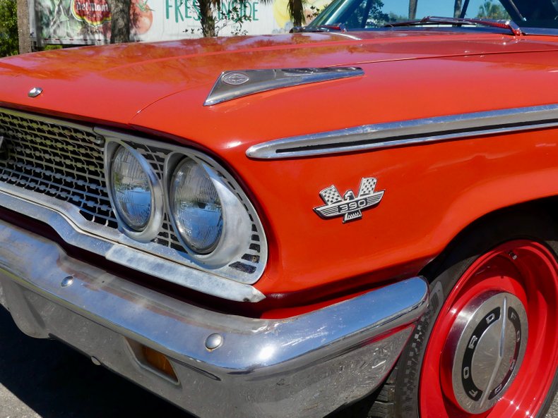 Unknown-Galaxie-1963-Red-Black-43