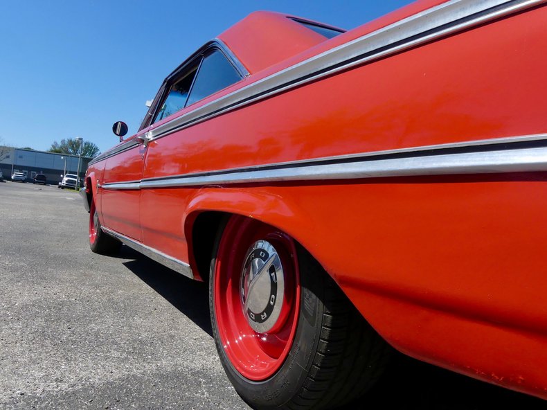 Unknown-Galaxie-1963-Red-Black-48
