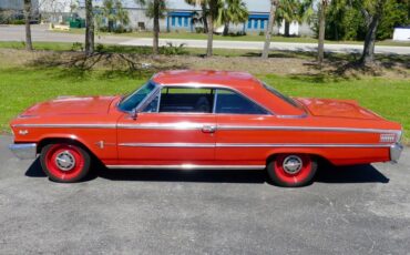 Unknown-Galaxie-1963-Red-Black-8