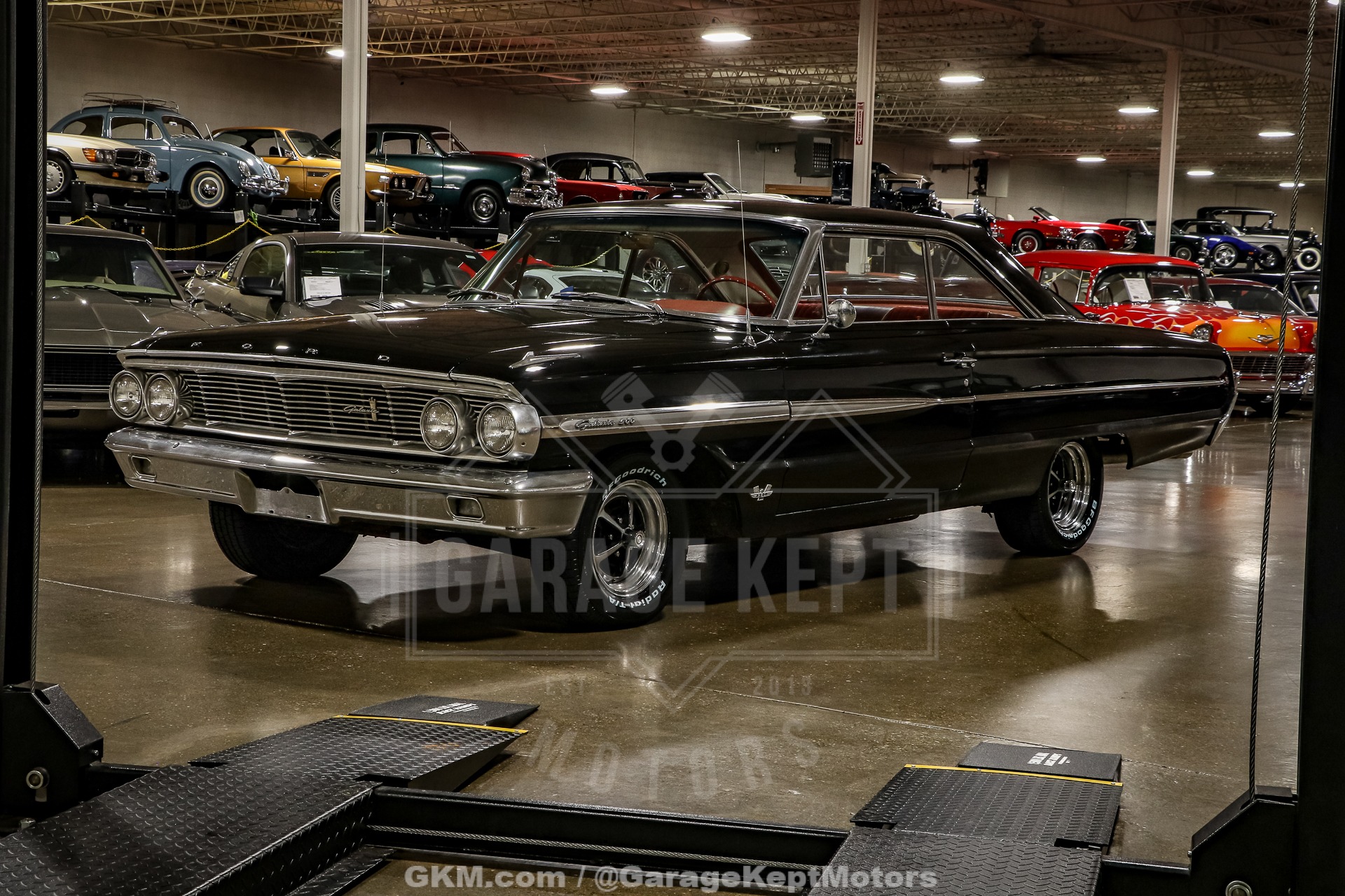 Unknown-Galaxie-1964-Black-Red-14