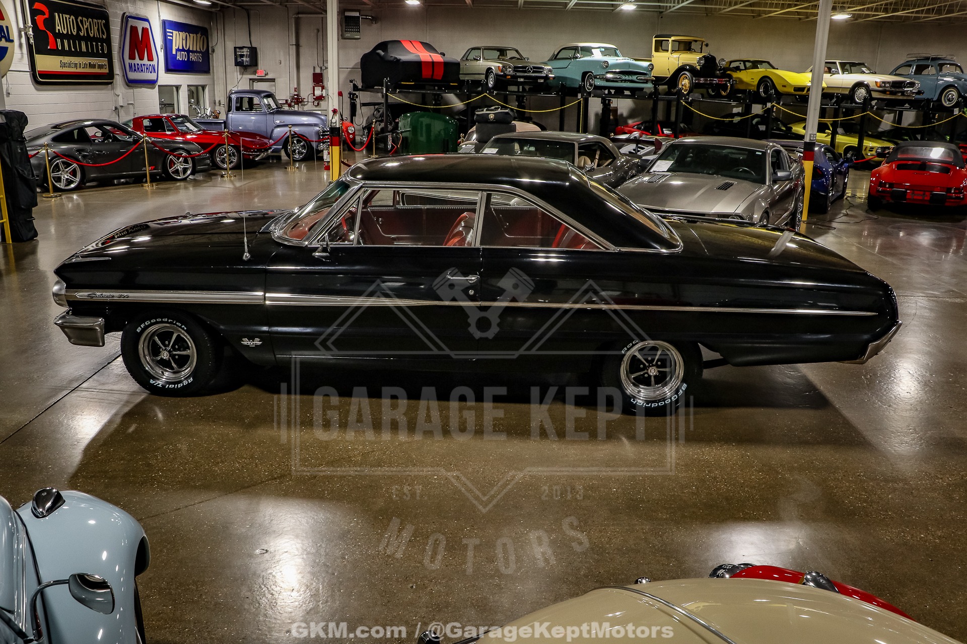 Unknown-Galaxie-1964-Black-Red-16