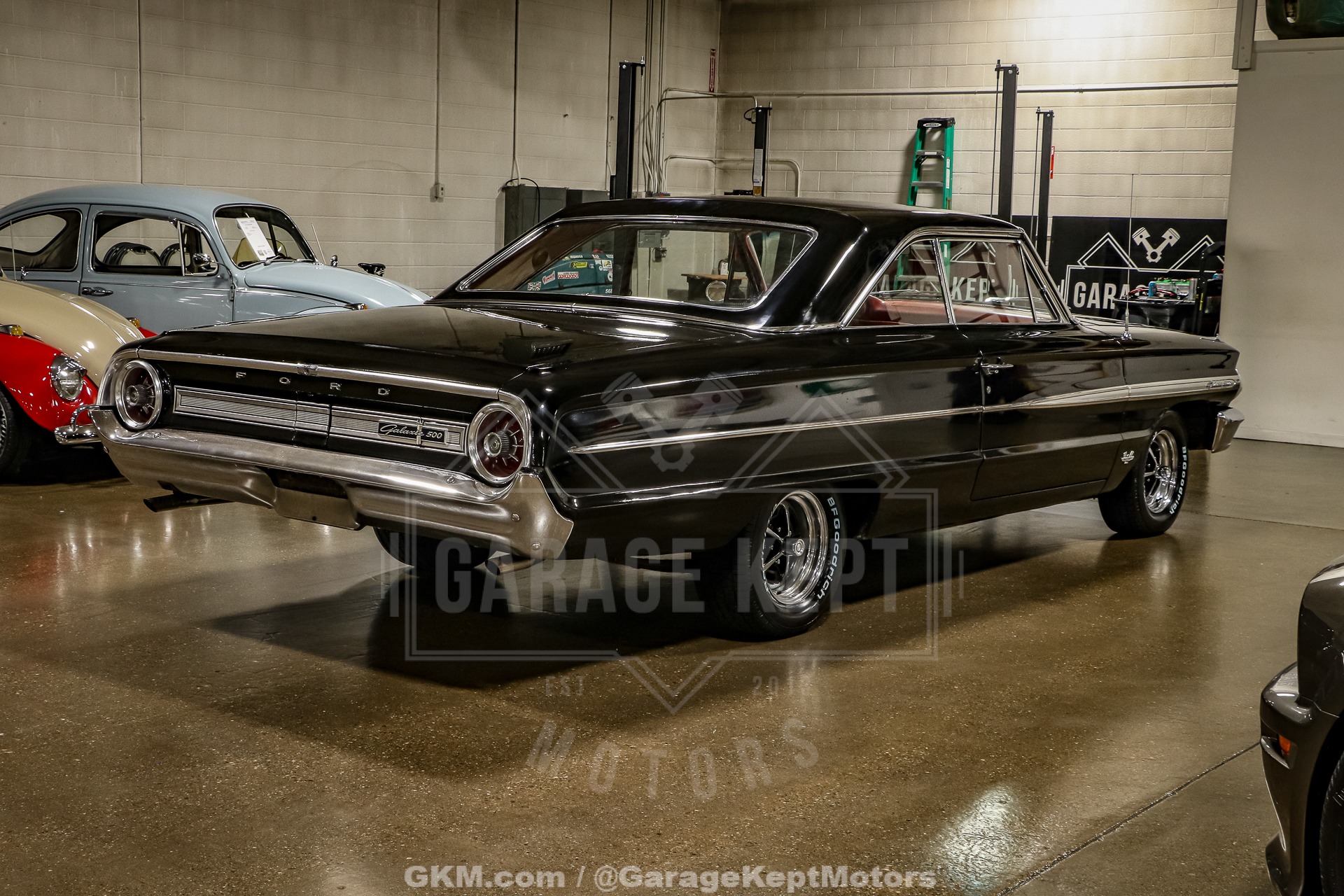 Unknown-Galaxie-1964-Black-Red-19