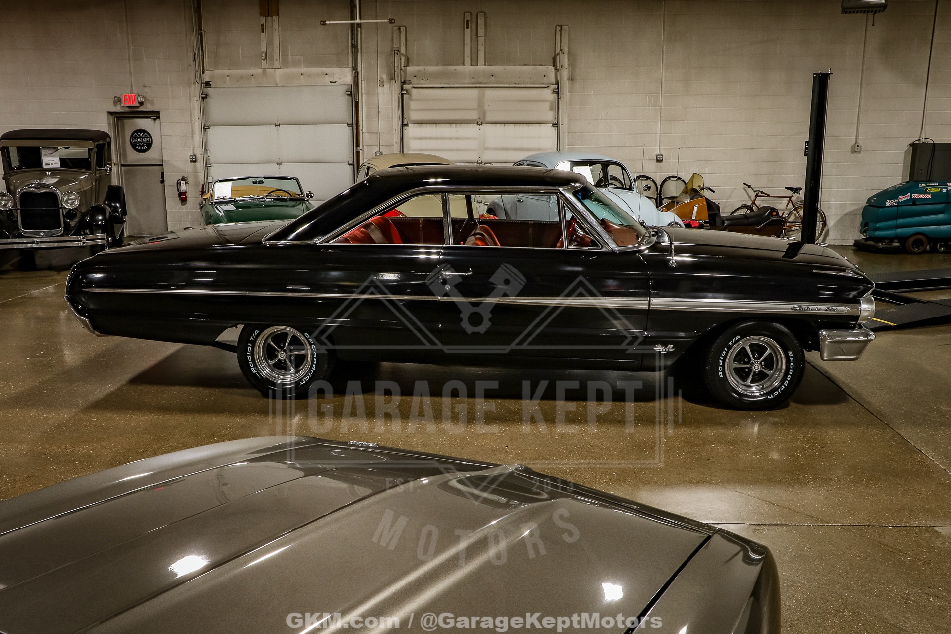 Unknown-Galaxie-1964-Black-Red-21