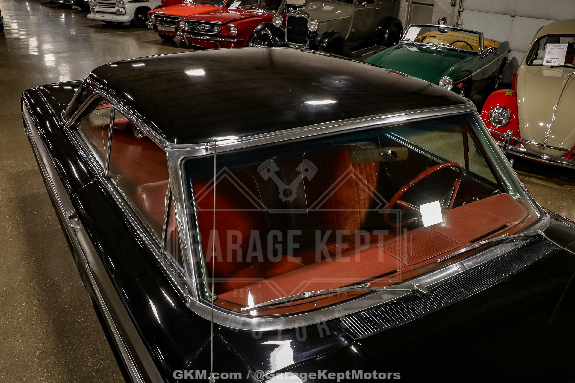 Unknown-Galaxie-1964-Black-Red-24