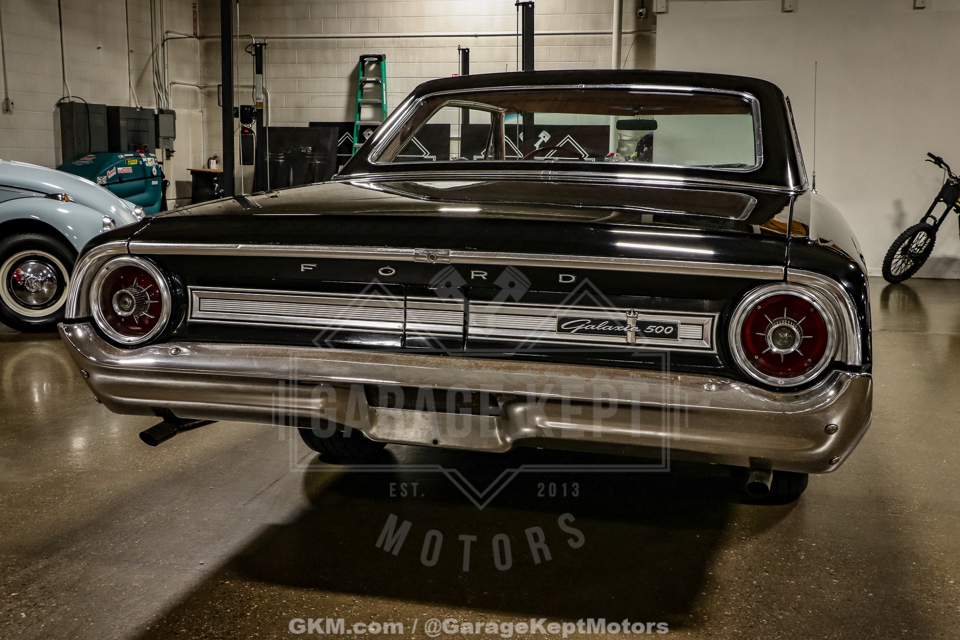 Unknown-Galaxie-1964-Black-Red-48
