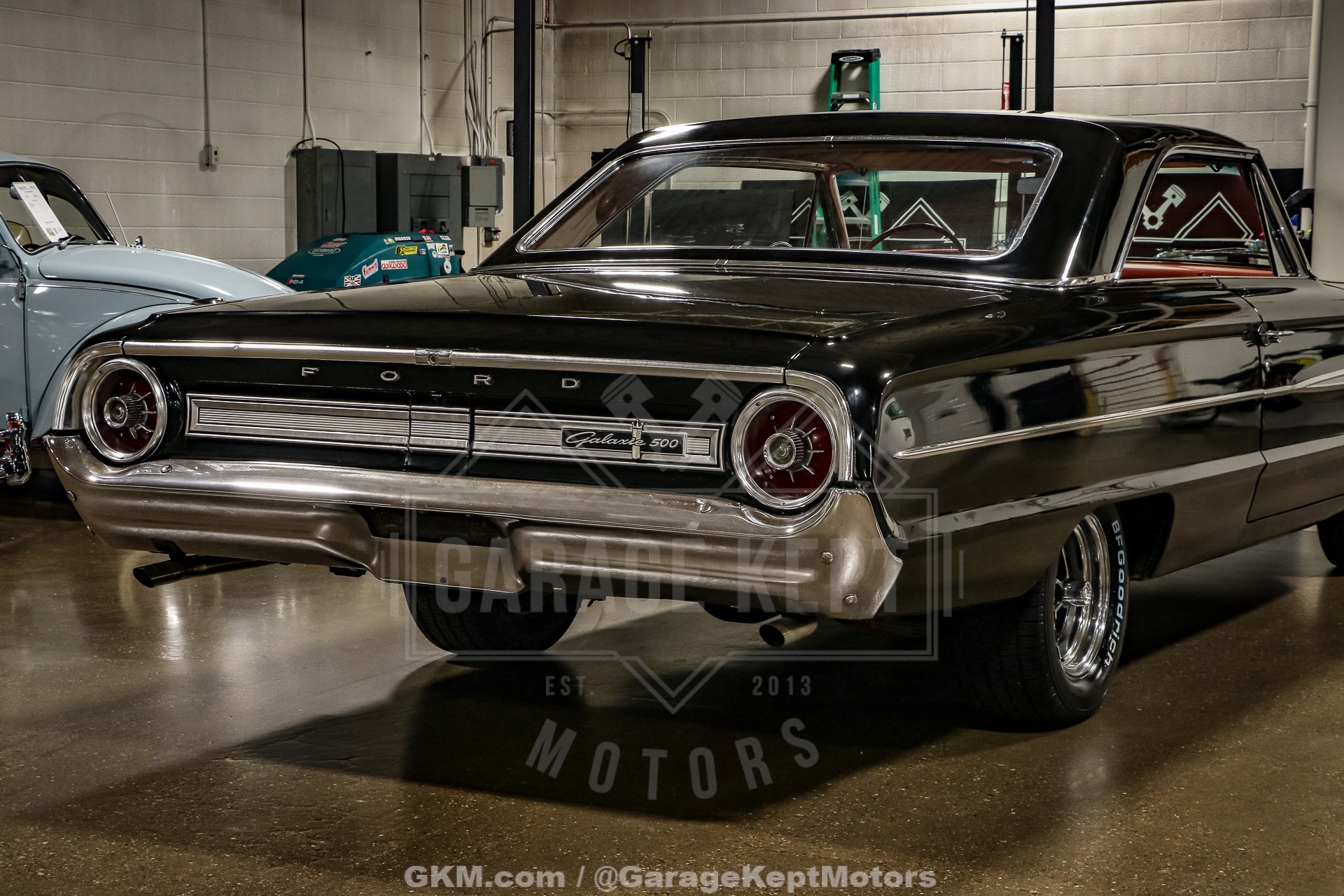 Unknown-Galaxie-1964-Black-Red-49