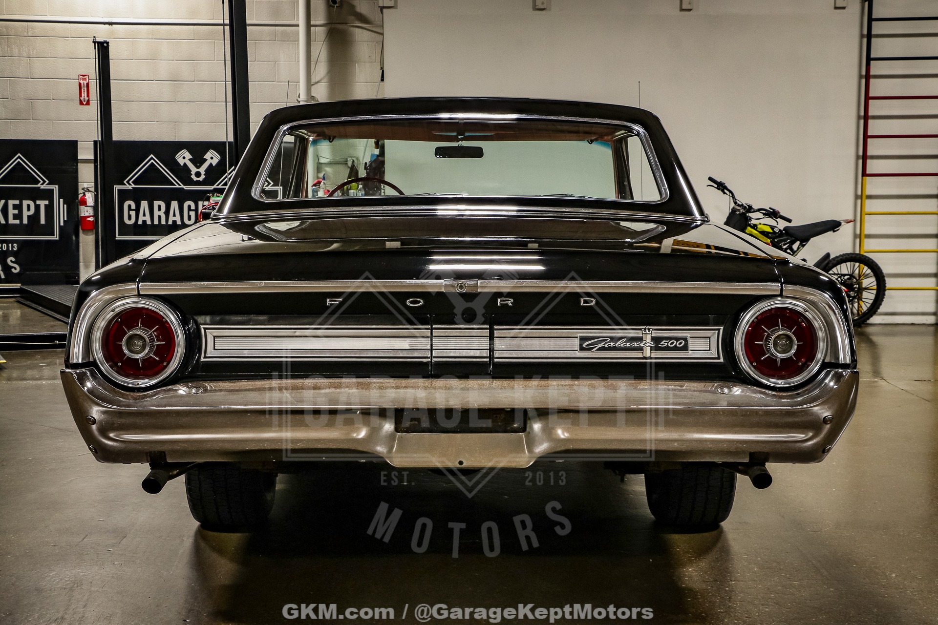 Unknown-Galaxie-1964-Black-Red-6
