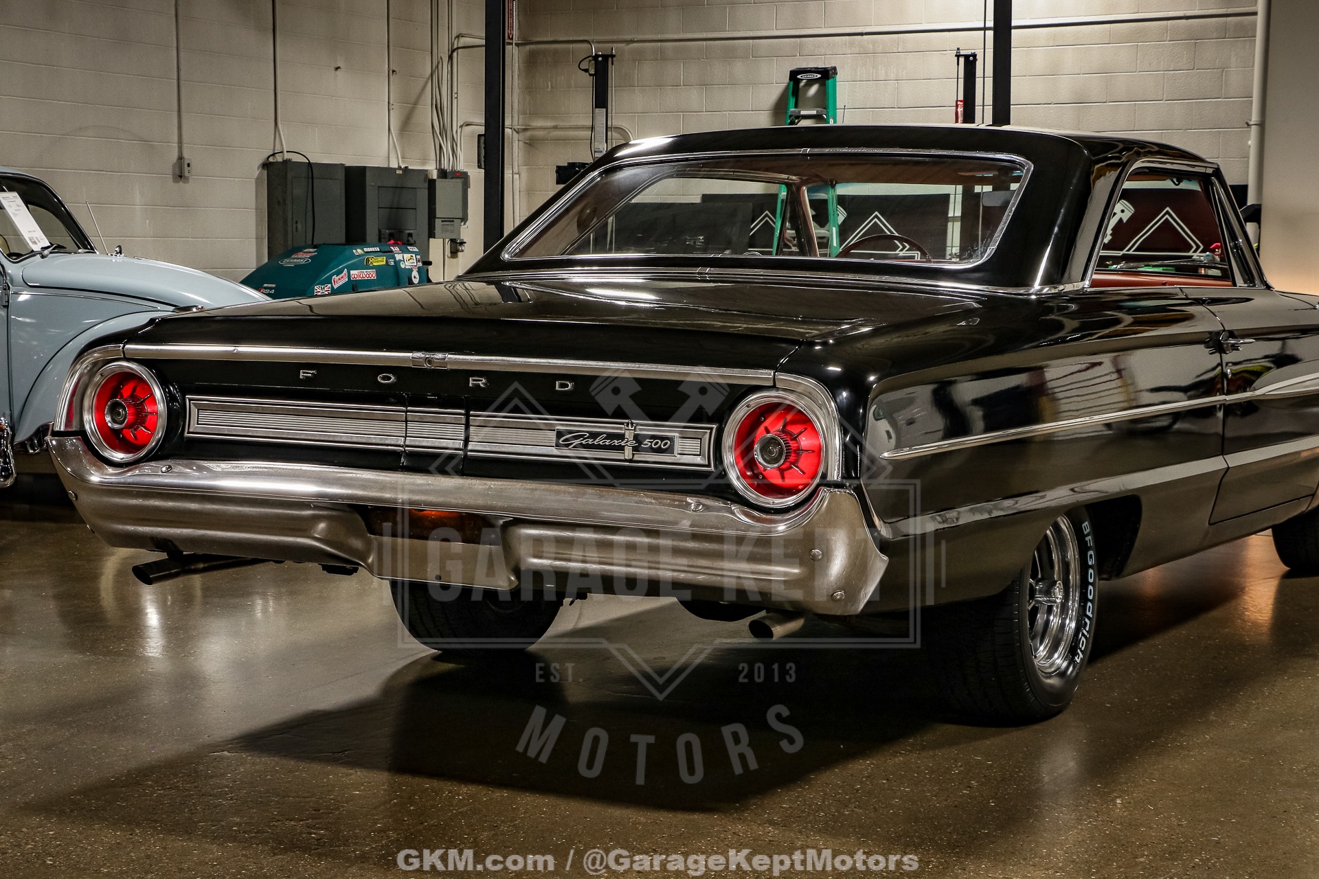 Unknown-Galaxie-1964-Black-Red-8