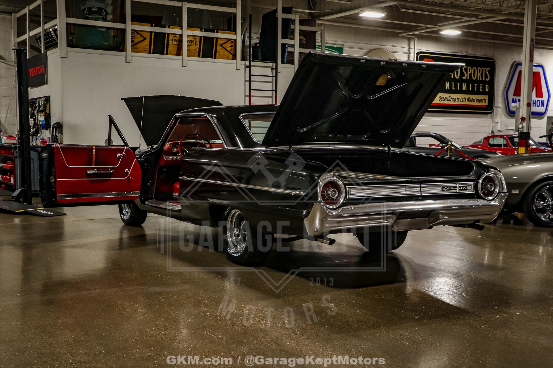 Unknown-Galaxie-1964-Black-Red-9