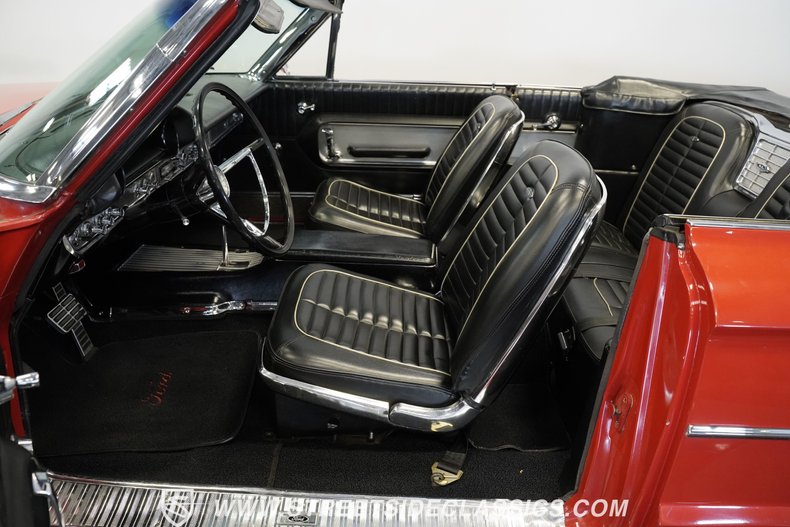 Unknown-Galaxie-1964-Rangoon-Red-Black-1