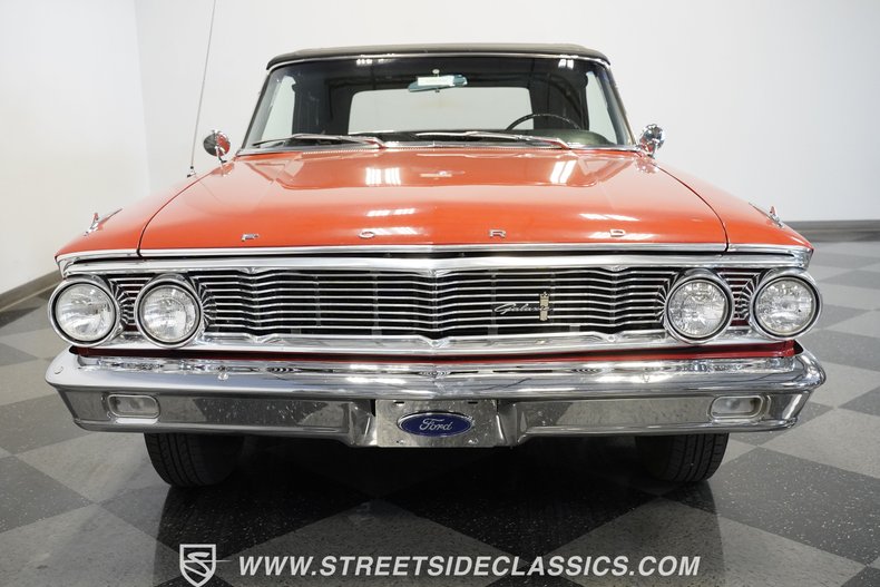 Unknown-Galaxie-1964-Rangoon-Red-Black-12