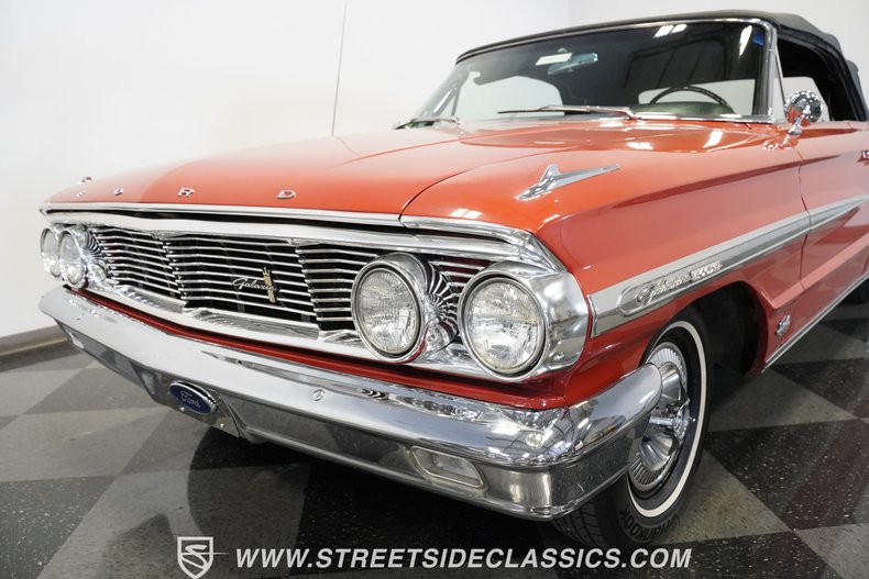 Unknown-Galaxie-1964-Rangoon-Red-Black-13