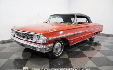 Unknown-Galaxie-1964-Rangoon-Red-Black-14