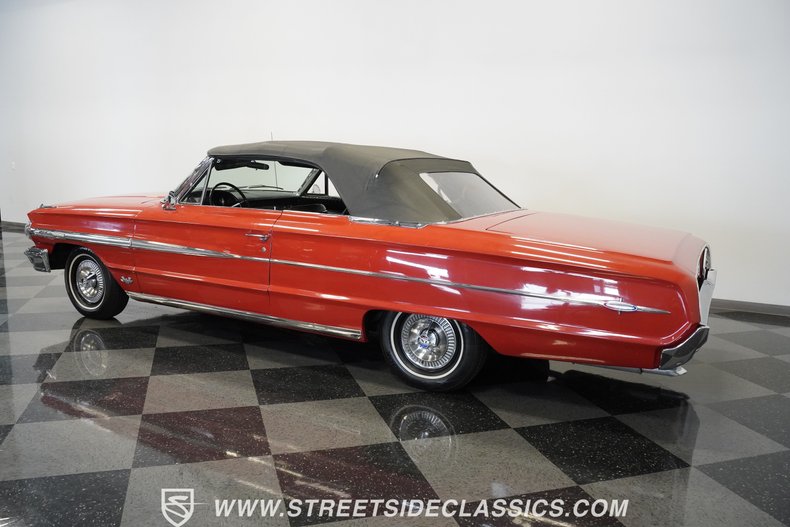 Unknown-Galaxie-1964-Rangoon-Red-Black-17