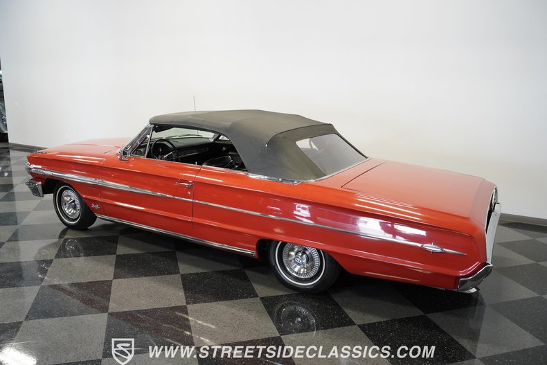 Unknown-Galaxie-1964-Rangoon-Red-Black-18