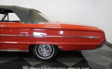 Unknown-Galaxie-1964-Rangoon-Red-Black-19