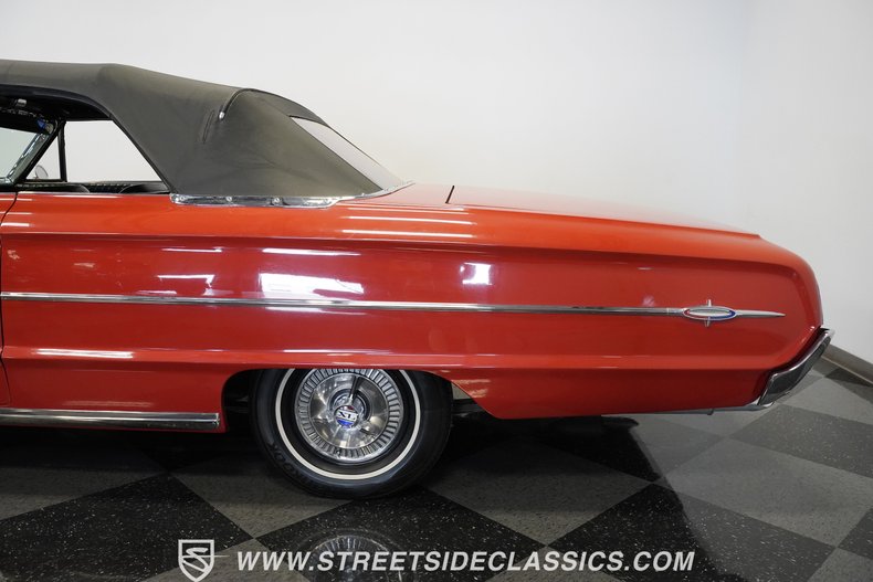 Unknown-Galaxie-1964-Rangoon-Red-Black-19