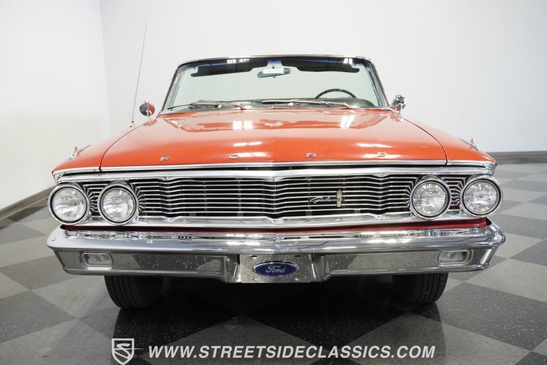Unknown-Galaxie-1964-Rangoon-Red-Black-25