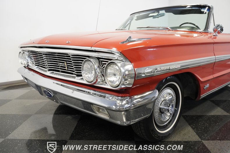 Unknown-Galaxie-1964-Rangoon-Red-Black-26