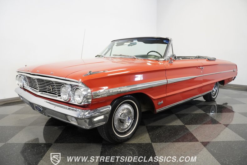Unknown-Galaxie-1964-Rangoon-Red-Black-27