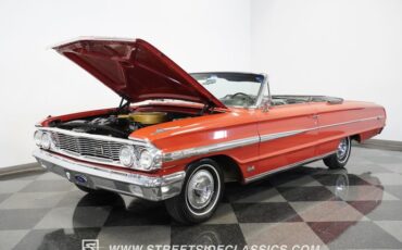 Unknown-Galaxie-1964-Rangoon-Red-Black-3