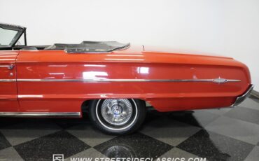 Unknown-Galaxie-1964-Rangoon-Red-Black-34