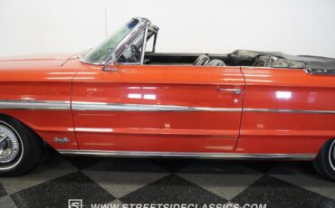 Unknown-Galaxie-1964-Rangoon-Red-Black-35