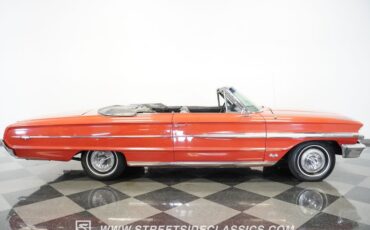 Unknown-Galaxie-1964-Rangoon-Red-Black-4