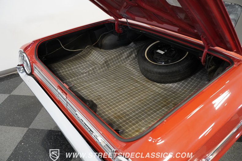 Unknown-Galaxie-1964-Rangoon-Red-Black-43