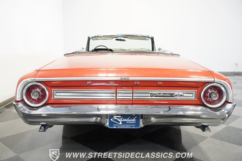 Unknown-Galaxie-1964-Rangoon-Red-Black-46