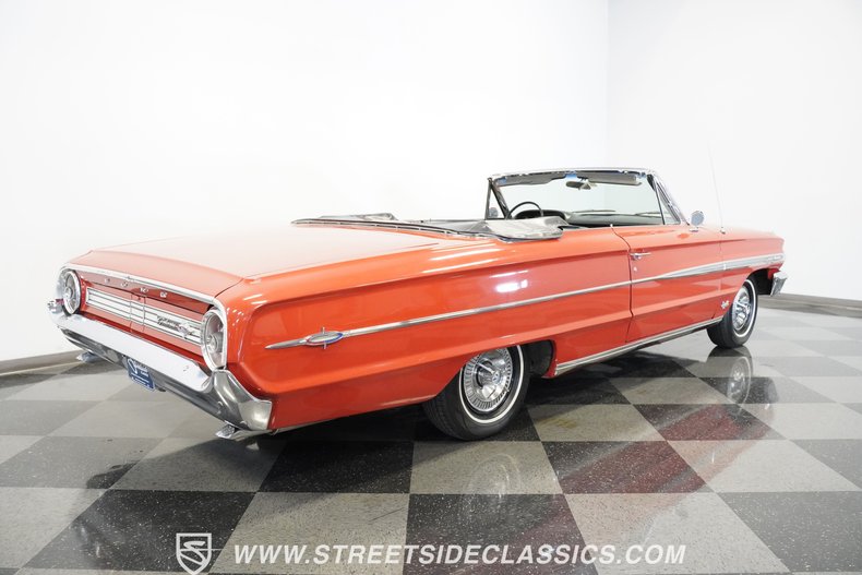 Unknown-Galaxie-1964-Rangoon-Red-Black-48