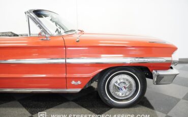 Unknown-Galaxie-1964-Rangoon-Red-Black-6
