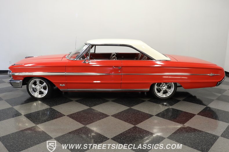Unknown-Galaxie-1964-Rangoon-Red-Red