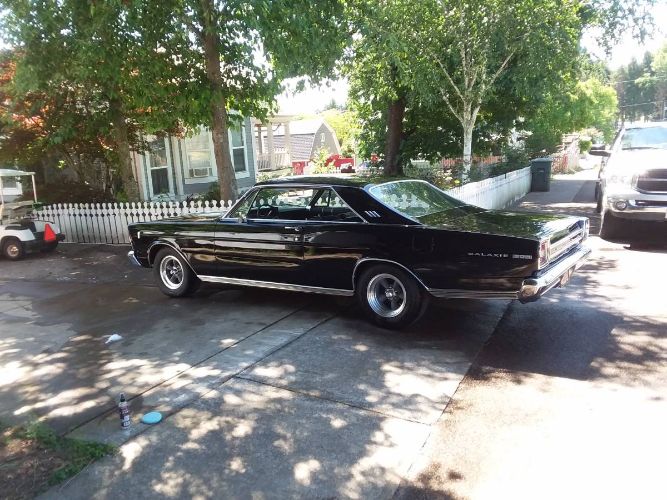 Unknown-Galaxie-1966-Black-4