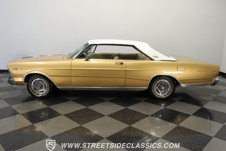 Unknown-Galaxie-1966-Med-Palomino-Met.-Tan-1