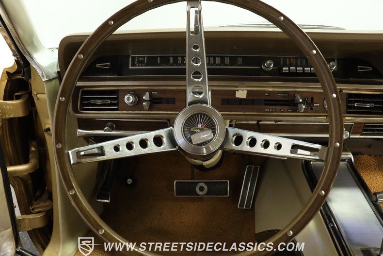 Unknown-Galaxie-1966-Med-Palomino-Met.-Tan-38