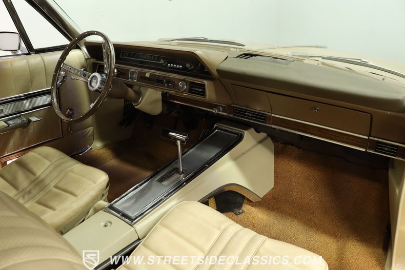 Unknown-Galaxie-1966-Med-Palomino-Met.-Tan-46
